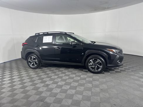 Used 2025 Subaru Crosstrek 2.0i Premium image 2