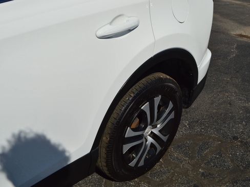Used 2016 Toyota RAV4 LE image 4