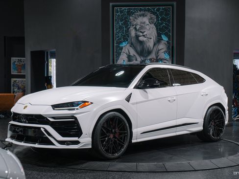 Used 2019 Lamborghini Urus image 1