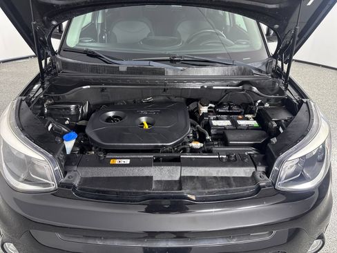 Used 2017 Kia Soul + FWD image 29