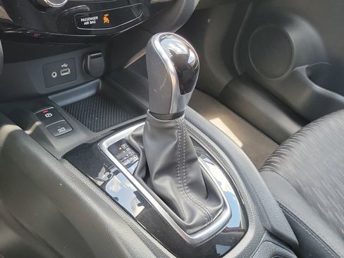 Used 2019 Nissan Rogue SV w/ Premium Package AWD/4WD image 31