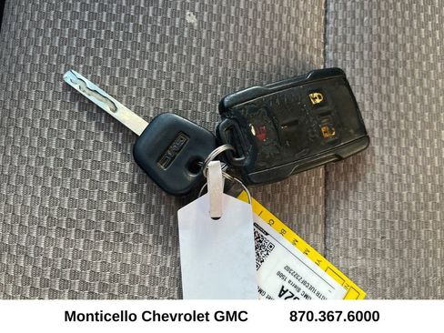 Used 2015 GMC Sierra 1500 SLE w/ SLE Value Package image 23