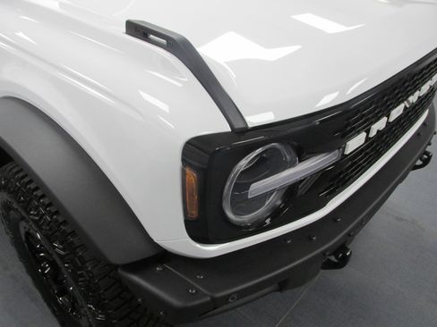 New 2024 Ford Bronco Wildtrak image 9