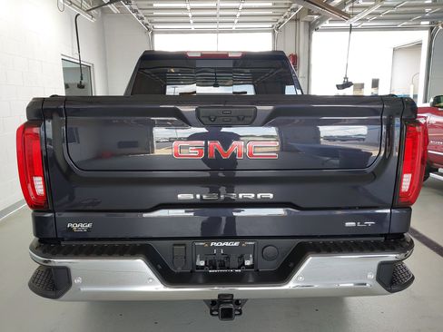Used 2025 GMC Sierra 1500 SLT w/ SLT Premium Plus Package AWD/4WD image 34