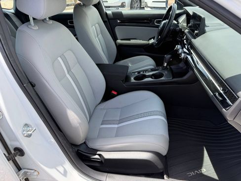 Certified 2025 Honda Civic Sport image 32
