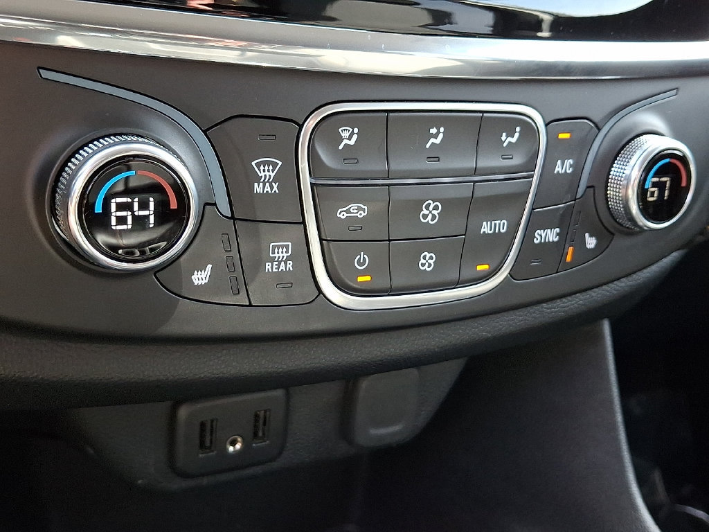 Used 2020 Chevrolet Traverse LT FWD image 15