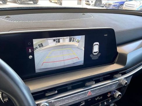 Used 2025 Kia Telluride S image 11