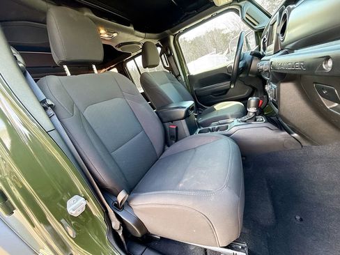 Used 2023 Jeep Wrangler Unlimited w/ Cold Weather Group image 32