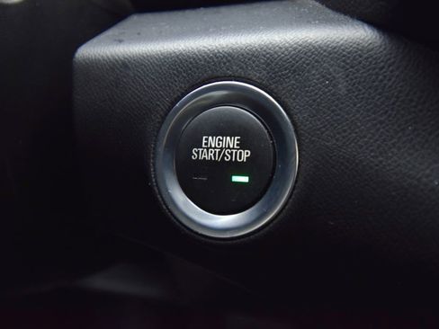 Used 2024 GMC Terrain SLT image 32