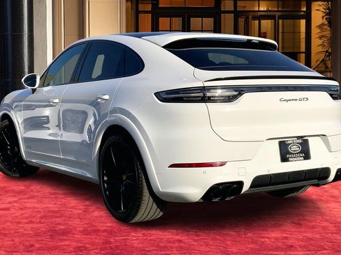 Used 2022 Porsche Cayenne GTS image 11