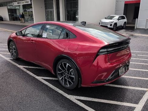 New 2026 Toyota Prius Plug-In Hybrid FWD image 8