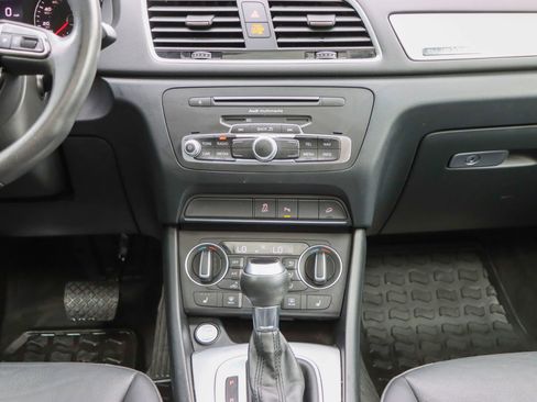 Used 2018 Audi Q3 2.0T Premium w/ Convenience Package image 38