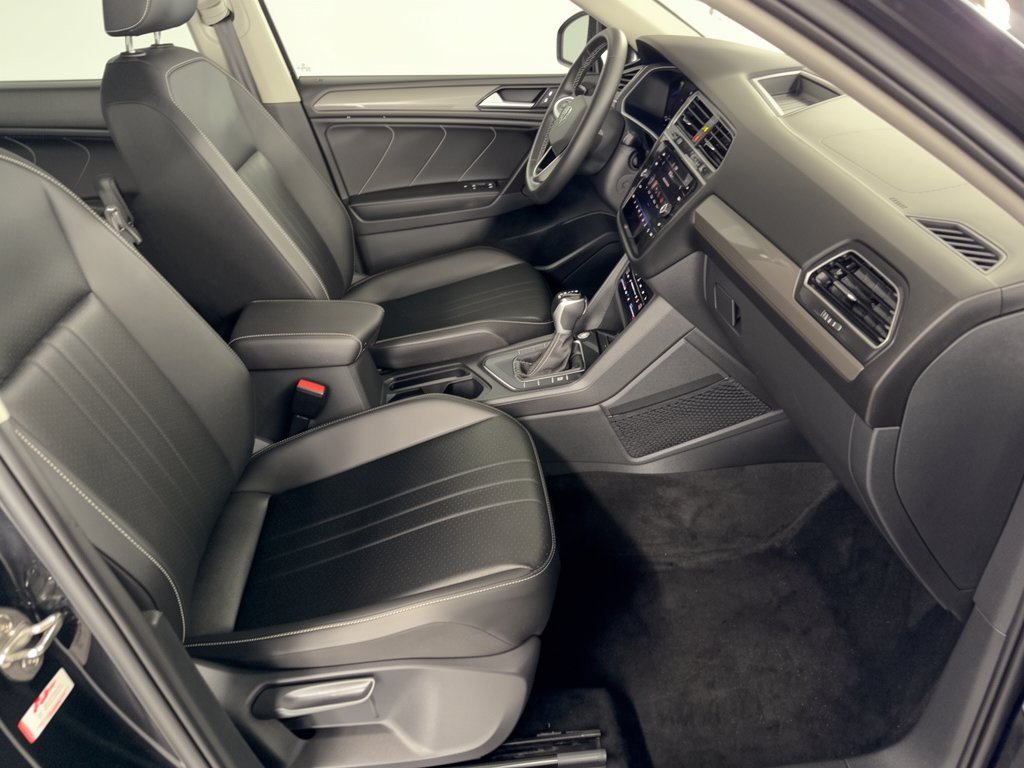 Used 2023 Volkswagen Tiguan SE FWD image 29