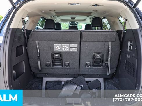 Used 2025 Kia Carnival SX w/ SX Dark Edition Package FWD image 23