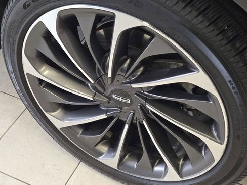 Used 2020 Lincoln Aviator Reserve w/ Equipment Group 202A image 18