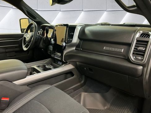 New 2026 RAM 2500 Big Horn AWD/4WD image 15