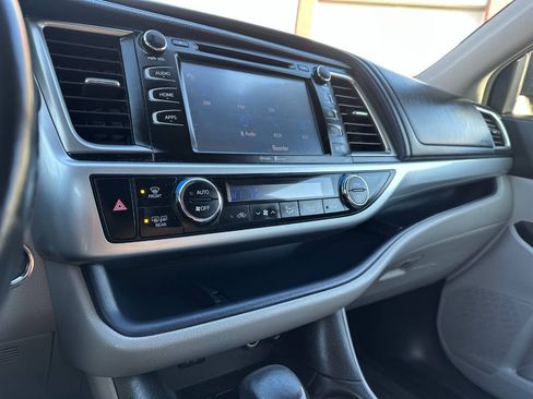 Used 2015 Toyota Highlander XLE AWD/4WD image 50