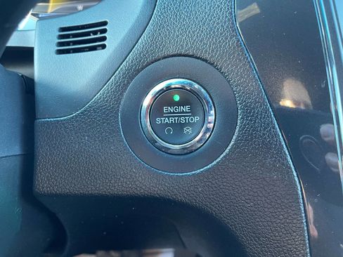 Used 2017 Ford Explorer XLT w/ Equipment Group 202A image 23