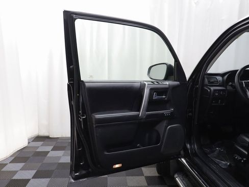 Used 2017 Toyota 4Runner Limited image 4