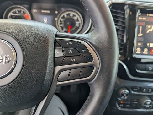 Used 2019 Jeep Cherokee Limited AWD/4WD image 12