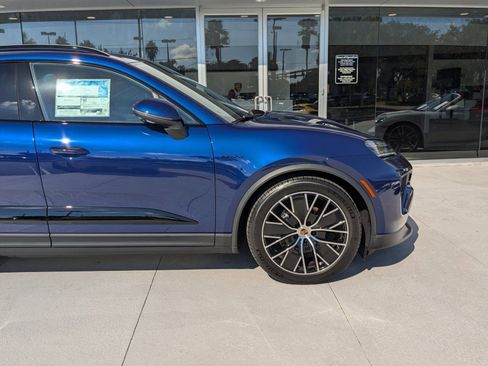 Certified 2024 Porsche Macan 4 Electric image 7