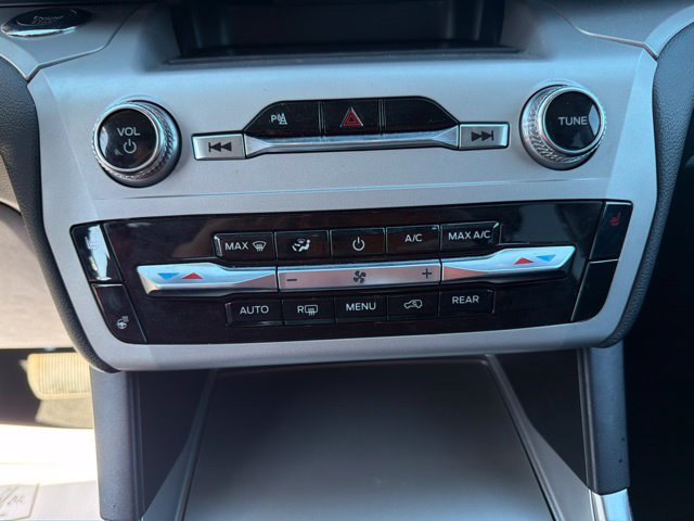 Used 2024 Ford Explorer XLT w/ Equipment Group 202A AWD/4WD image 25