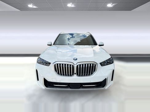 Used 2025 BMW X5 xDrive50e AWD/4WD image 6