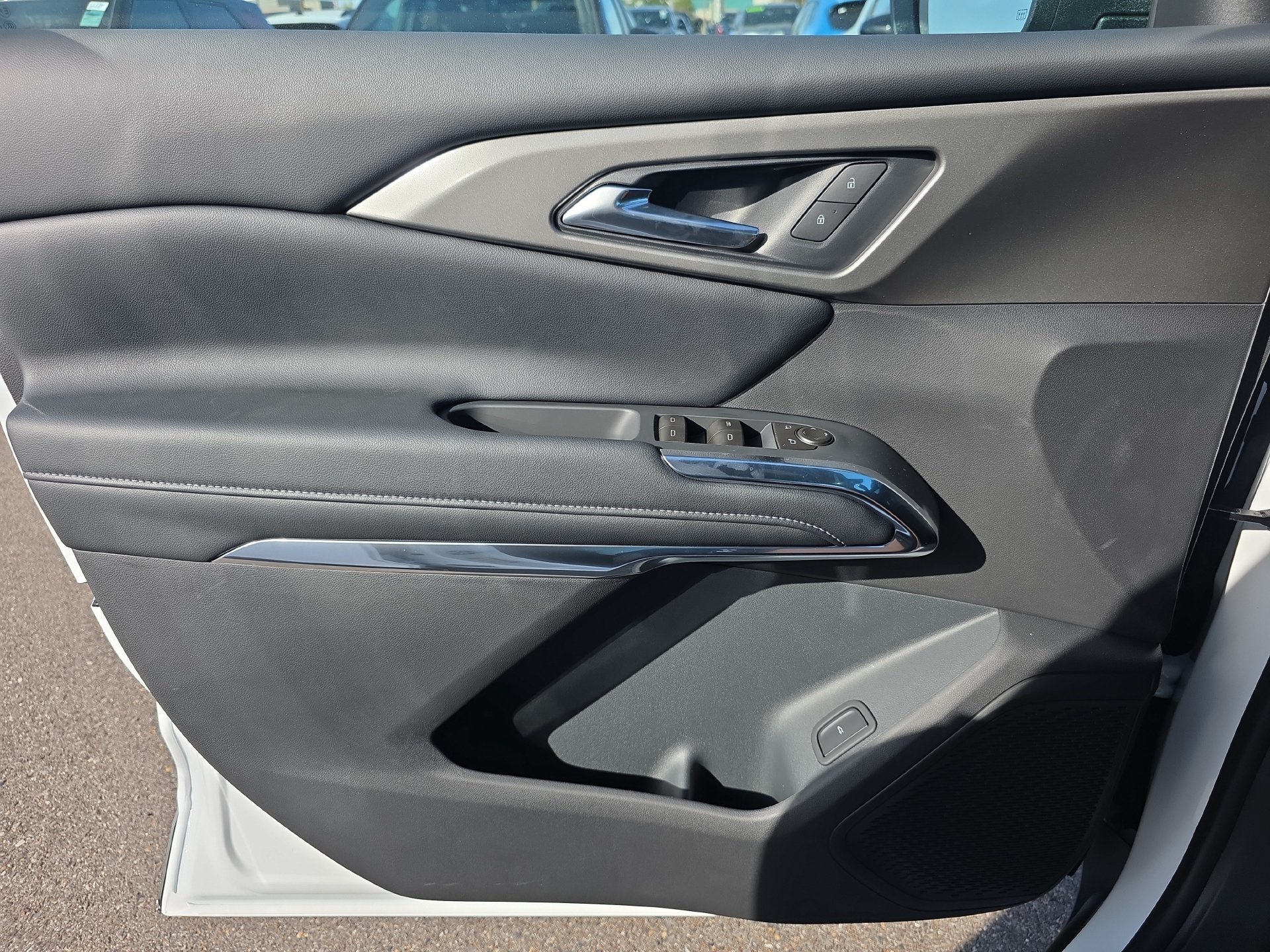 New 2027 Chevrolet Traverse LT w/ Driver Confidence Package FWD image 20