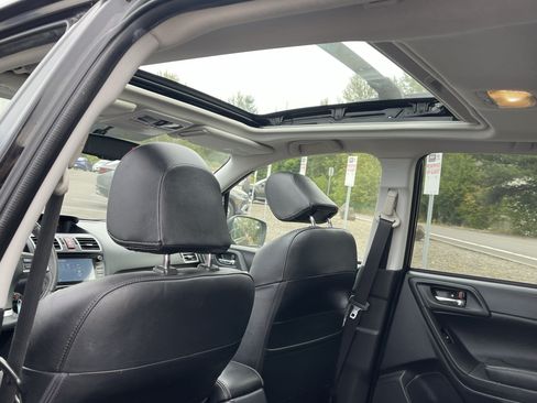 Used 2016 Subaru Forester 2.5i Limited w/ Popular Package #1 AWD/4WD image 16