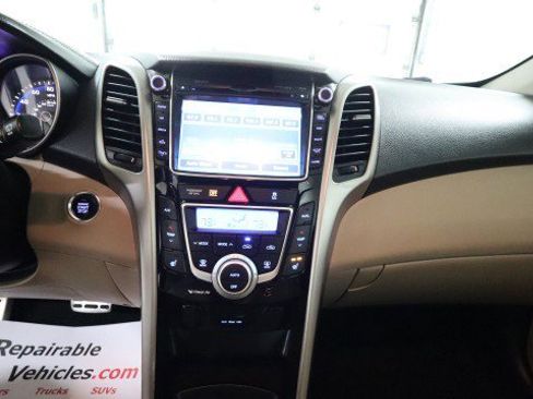 Used 2013 Hyundai Elantra GT w/ Tech Pkg image 13