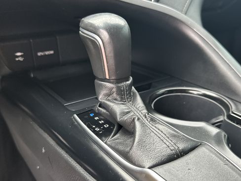 Used 2018 Toyota Camry SE FWD image 31