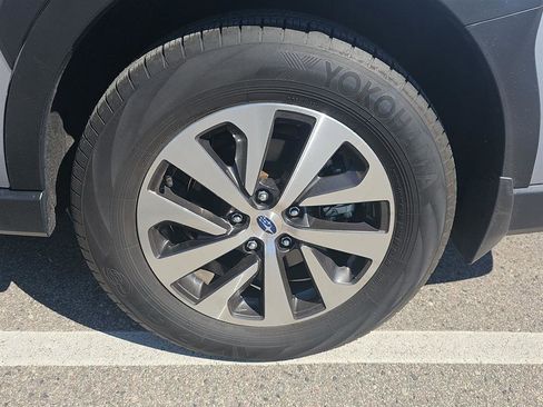 Used 2025 Subaru Outback Premium image 9