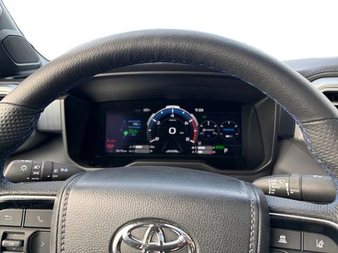 Used 2024 Toyota Tundra Platinum AWD/4WD image 14