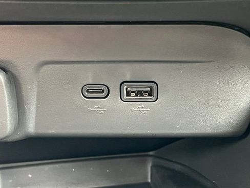 New 2026 Chevrolet Trax RS w/ Sunroof Package FWD image 24