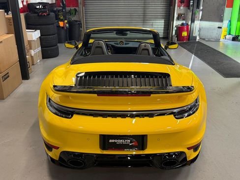 Used 2022 Porsche 911 Cabriolet AWD/4WD image 9
