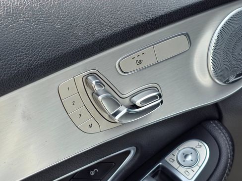 Used 2019 Mercedes-Benz C 300 Sedan image 22
