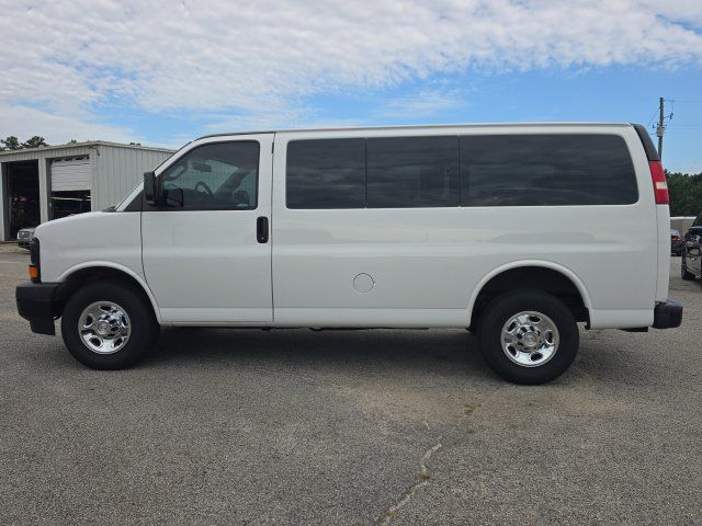 Certified 2017 Chevrolet Express 2500 RWD image 3