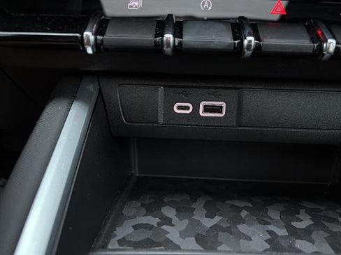 Used 2023 Chevrolet Colorado Z71 image 23