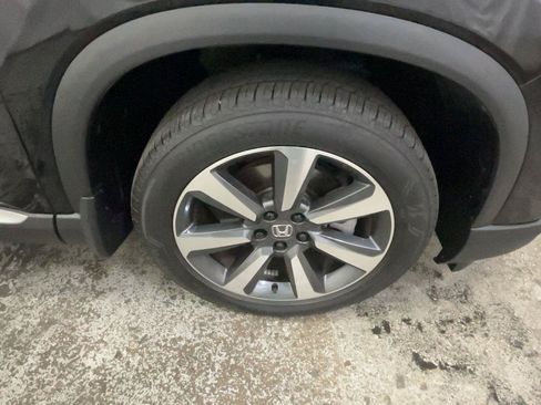 Used 2025 Honda Pilot Elite image 17