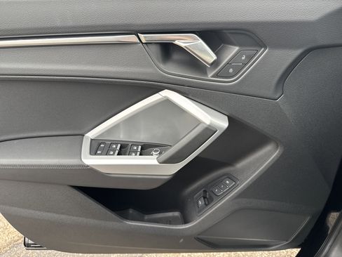 Certified 2025 Audi Q3 2.0T Premium w/ Convenience Package image 9