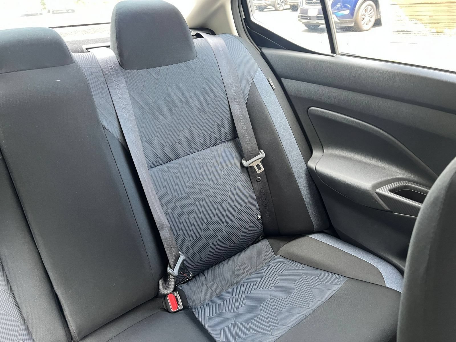 Used 2025 Nissan Versa SV FWD image 38