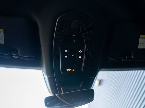 Certified 2025 Porsche Cayenne image 11