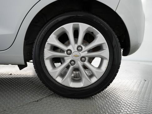 Used 2021 Chevrolet Spark LT image 51