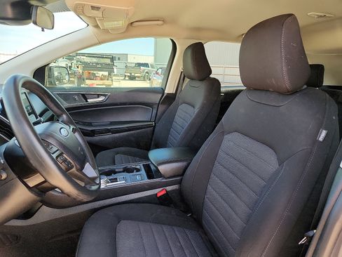 Used 2024 Ford Edge SE w/ Black Appearance Package image 11