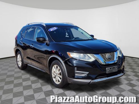 Used 2019 Nissan Rogue SV FWD image 1