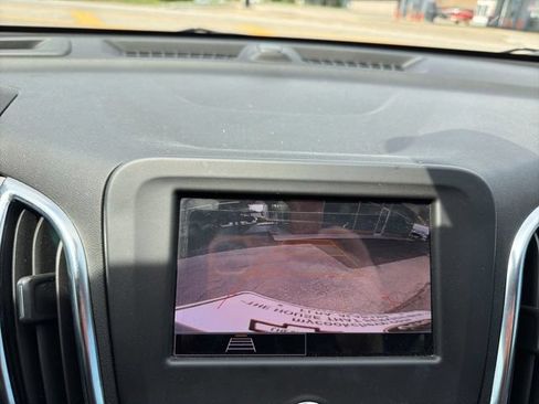 Used 2024 Chevrolet Equinox LS w/ Driver Confidence II Package FWD image 18