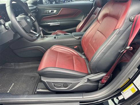 Used 2024 Ford Mustang Premium image 10