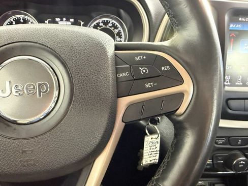 Used 2014 Jeep Cherokee Latitude w/ Cold Weather Group AWD/4WD image 39