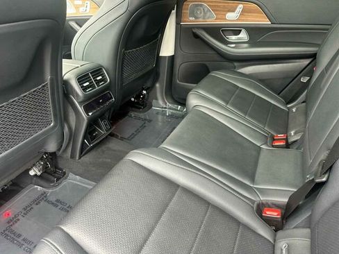 Used 2023 Mercedes-Benz GLS 450 4MATIC image 15
