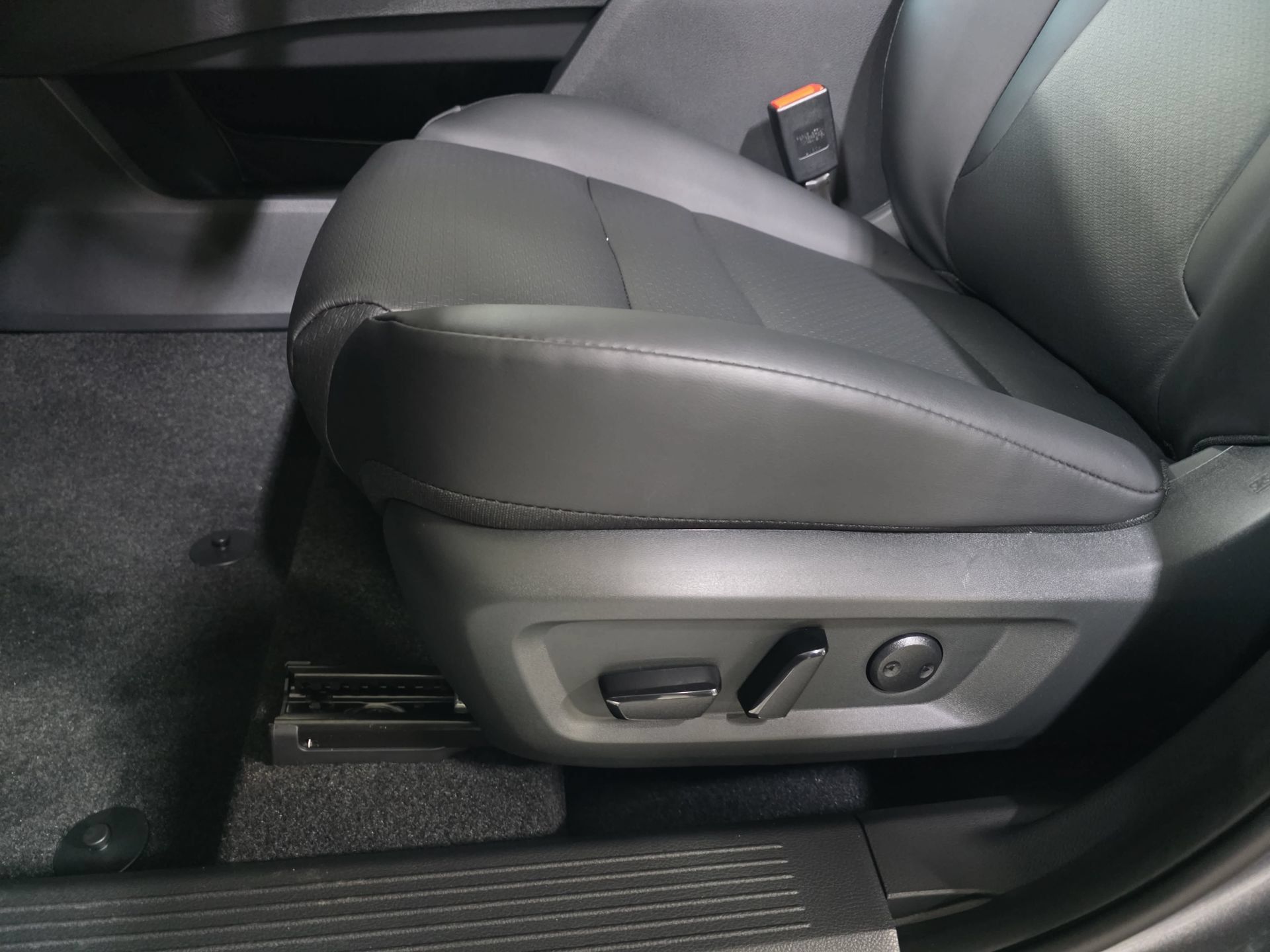 New 2026 Nissan Rogue Dark Armor AWD/4WD image 27